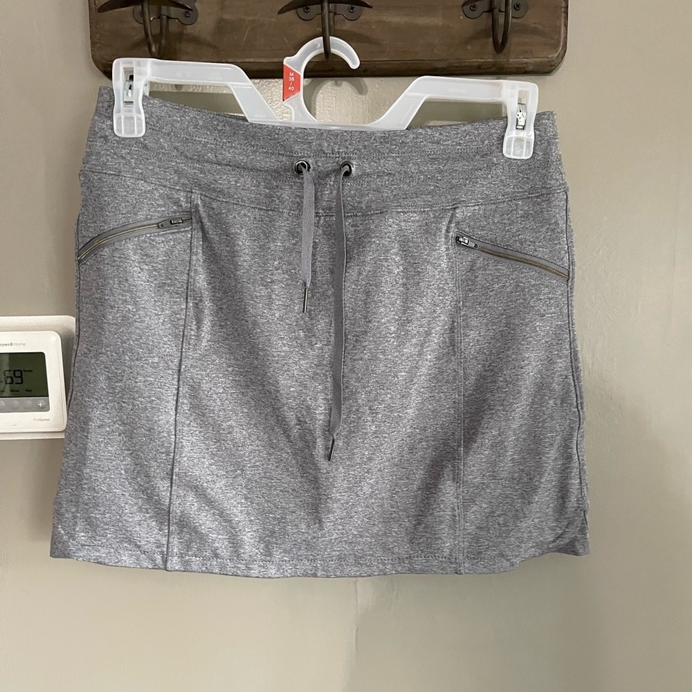Skort with pockets skirt stretchy tennis skirt size medium